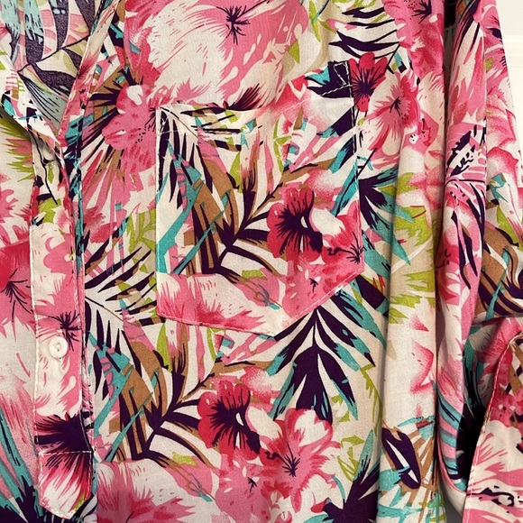 Women’s Floral Flowy Top - Picture 2 of 7